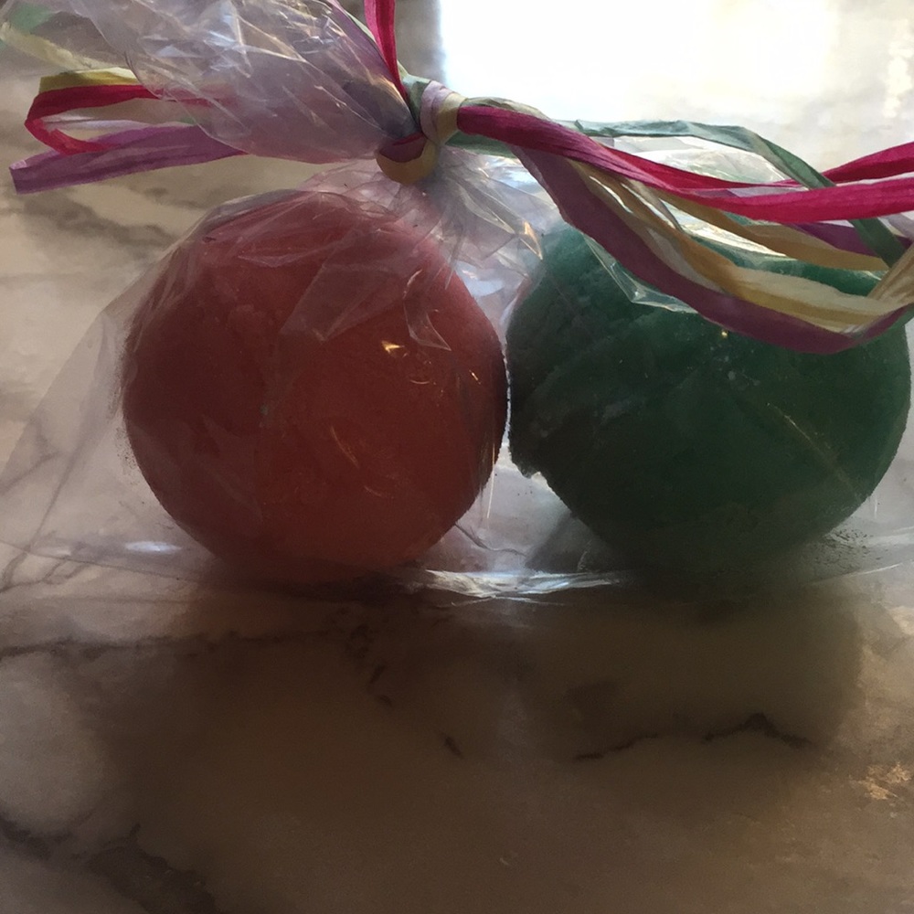 Bath Bombs     Green Apple/ Autumn Harvest